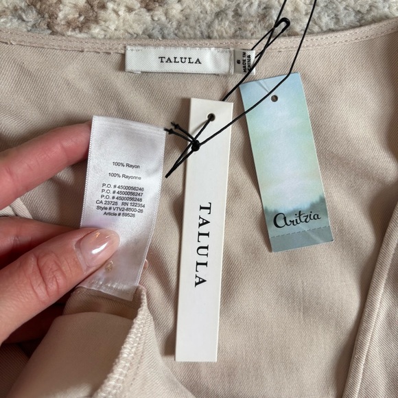 Talula NWT Bonsallo Dress Midi Short-Sleeve Buttons Lightweight Tan Aritzia - Picture 6 of 6